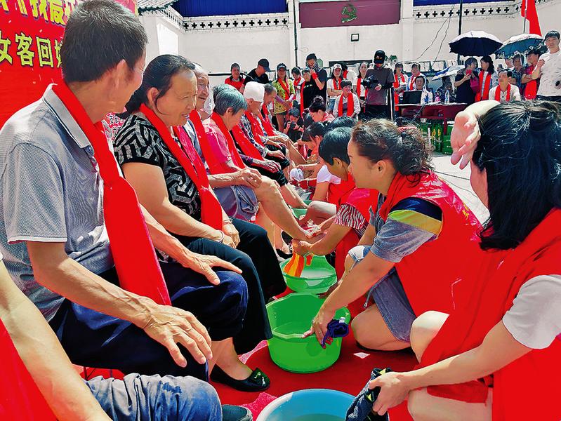 村上外嫁女集体回娘家